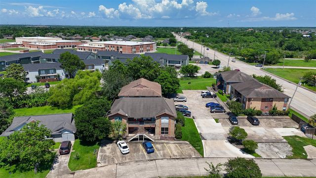 4017 Briar Hollow Drive, Dickinson, TX 77539