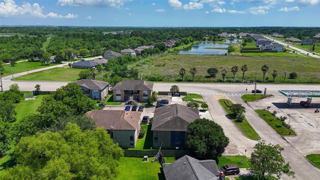 4017 Briar Hollow Drive, Dickinson, TX 77539