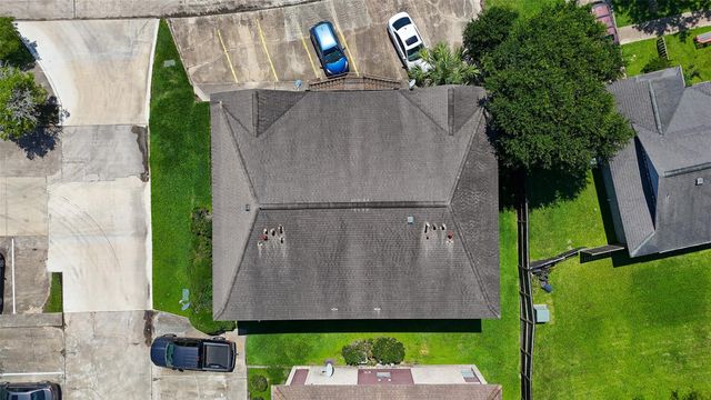 4017 Briar Hollow Drive, Dickinson, TX 77539