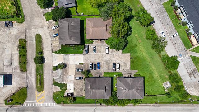 4017 Briar Hollow Drive, Dickinson, TX 77539