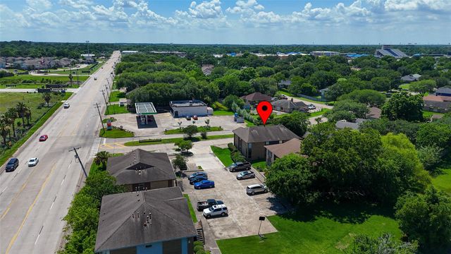 4017 Briar Hollow Drive, Dickinson, TX 77539