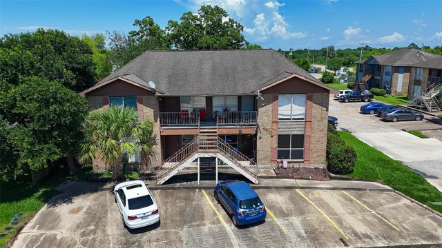 4017 Briar Hollow Drive, Dickinson, TX 77539