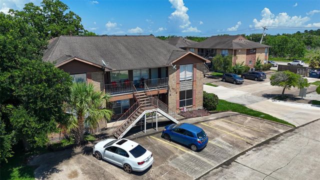 4017 Briar Hollow Drive, Dickinson, TX 77539