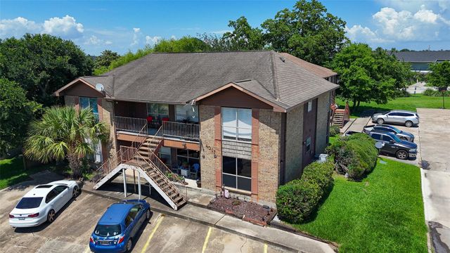 4017 Briar Hollow Drive, Dickinson, TX 77539