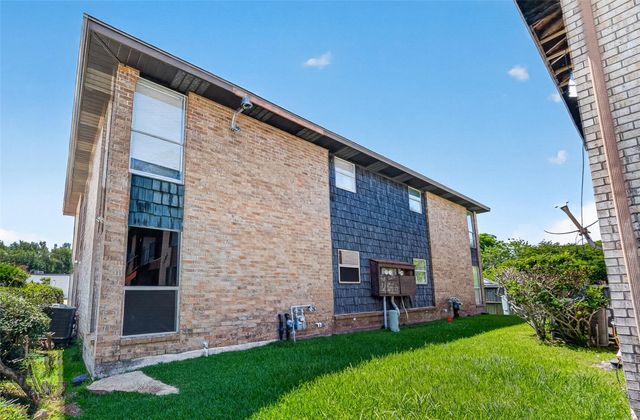 4017 Briar Hollow Drive, Dickinson, TX 77539