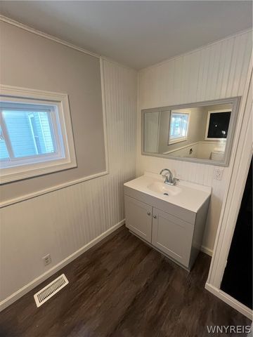 709 Gwinn Street, Shelby, NY 14103