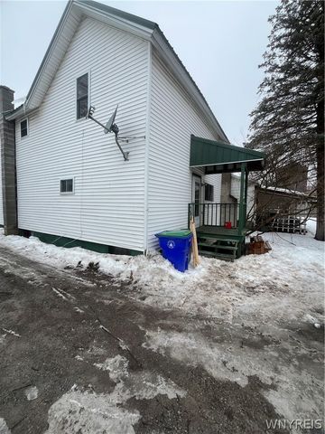 709 Gwinn Street, Shelby, NY 14103