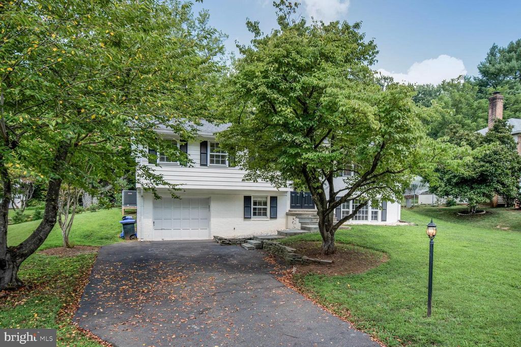 11733 AMBLESIDE DR, Potomac, MD 20854