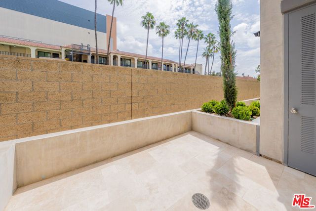 124 W Colorado 105, Glendale, CA 91204