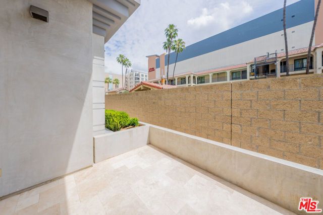 124 W Colorado 105, Glendale, CA 91204