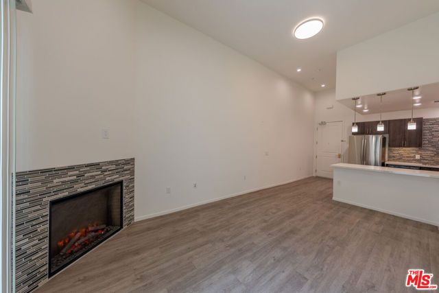 124 W Colorado 105, Glendale, CA 91204