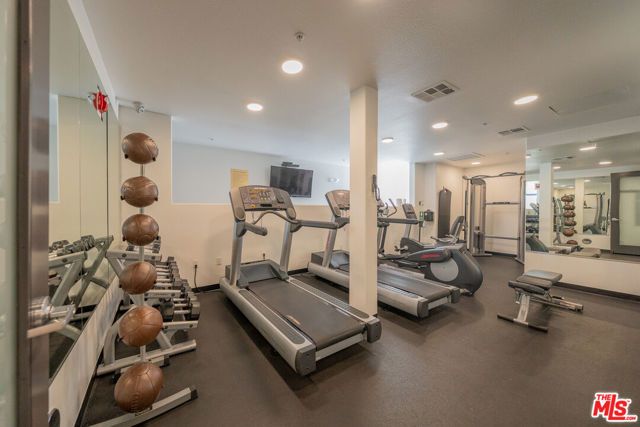 124 W Colorado 105, Glendale, CA 91204