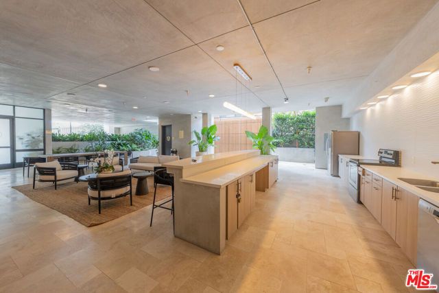 124 W Colorado 105, Glendale, CA 91204
