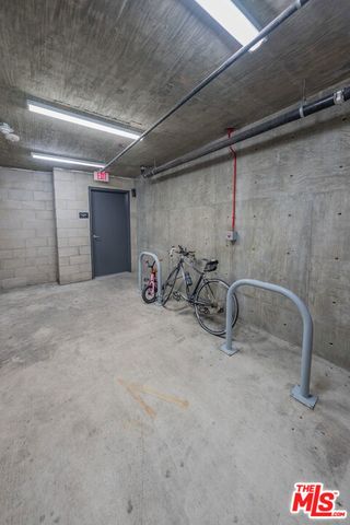 124 W Colorado 105, Glendale, CA 91204