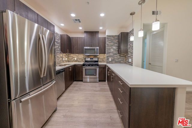 124 W Colorado 105, Glendale, CA 91204