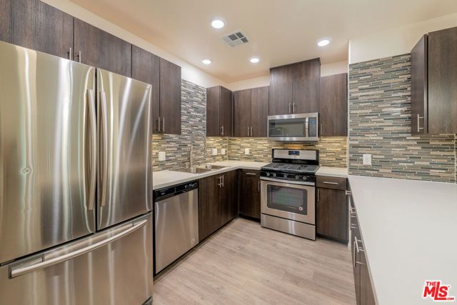 124 W Colorado 105, Glendale, CA 91204