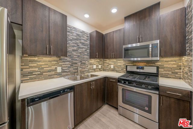 124 W Colorado 105, Glendale, CA 91204