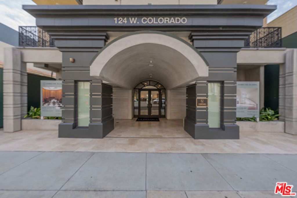 124 W Colorado 105, Glendale, CA 91204