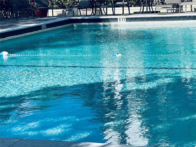 11111 Biscayne Blvd 4E, Miami, FL 33181