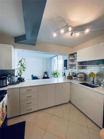 11111 Biscayne Blvd 4E, Miami, FL 33181