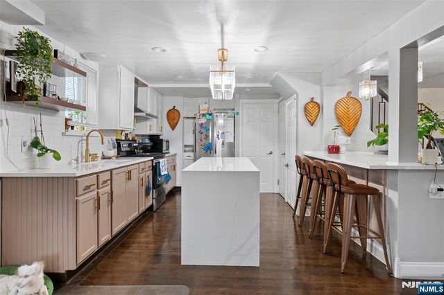 49 Hillcrest Drive, Liberty, NJ 07838