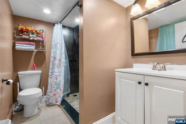 49 Hillcrest Drive, Liberty, NJ 07838