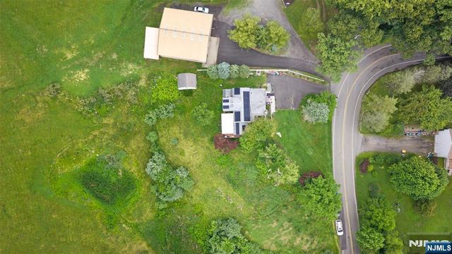 49 Hillcrest Drive, Liberty, NJ 07838