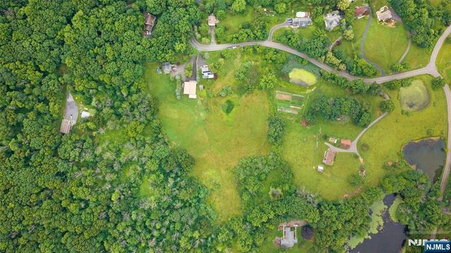 49 Hillcrest Drive, Liberty, NJ 07838