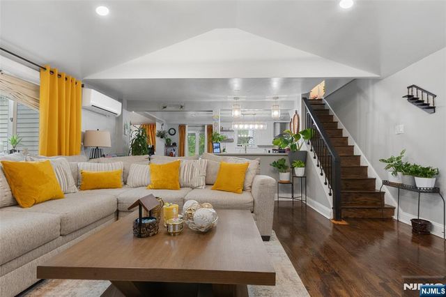 49 Hillcrest Drive, Liberty, NJ 07838