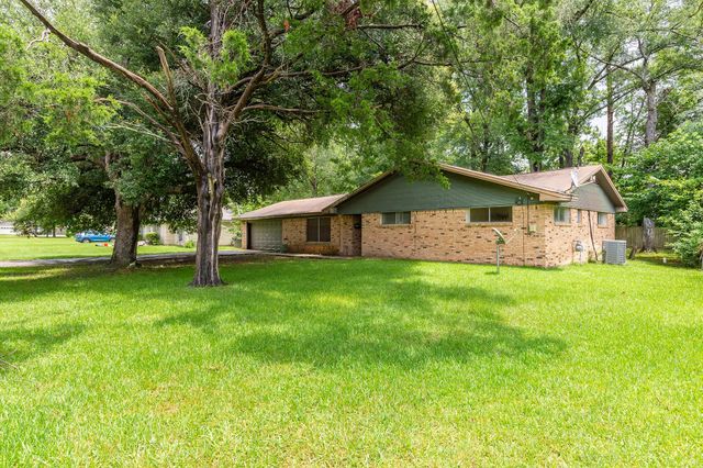 200 Cunningham Drive, Lufkin, TX 75901