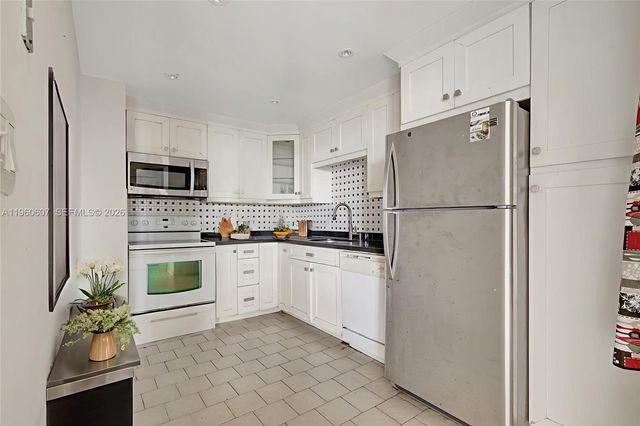 20100 W Country Club Dr 1704, Aventura, FL 33180