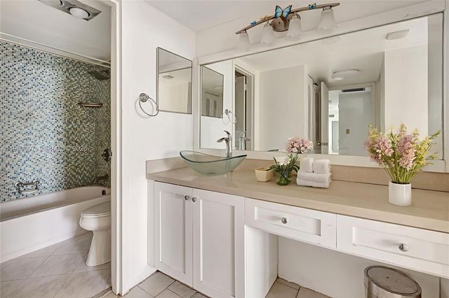 20100 W Country Club Dr 1704, Aventura, FL 33180