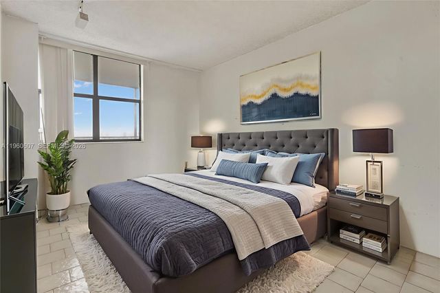 20100 W Country Club Dr 1704, Aventura, FL 33180