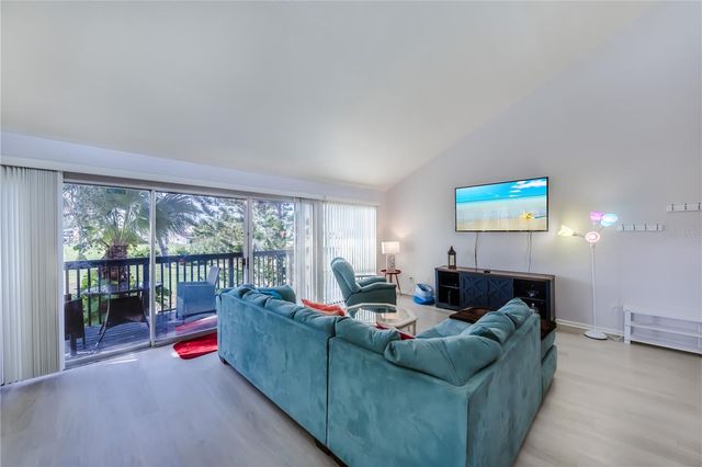 722 WHITE PINE TREE ROAD 82, Venice, FL 34285