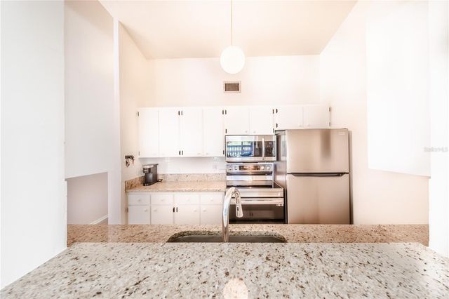 722 WHITE PINE TREE ROAD 82, Venice, FL 34285