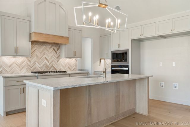 2719 E 135th Drive S, Bixby, OK 74008