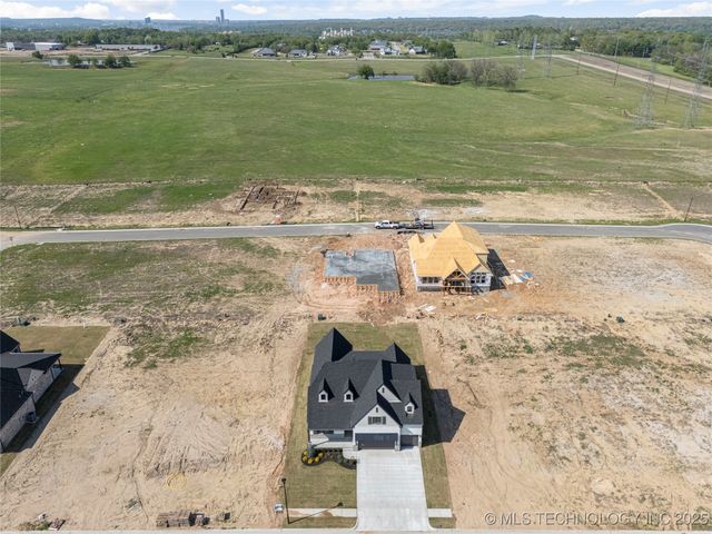 2719 E 135th Drive S, Bixby, OK 74008