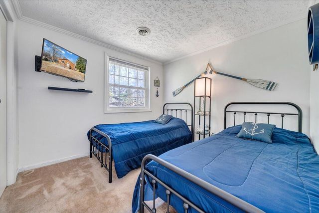 1111 Jefferson Dock RD, Penhook, VA 24137