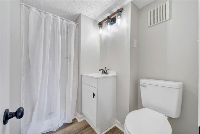 1111 Jefferson Dock RD, Penhook, VA 24137