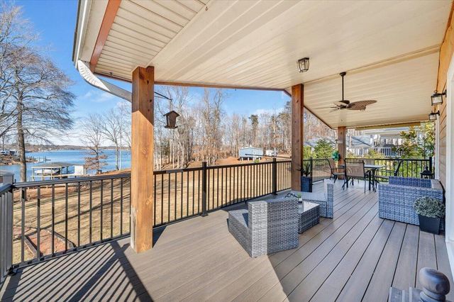 1111 Jefferson Dock RD, Penhook, VA 24137