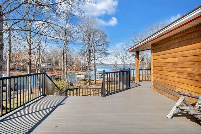 1111 Jefferson Dock RD, Penhook, VA 24137