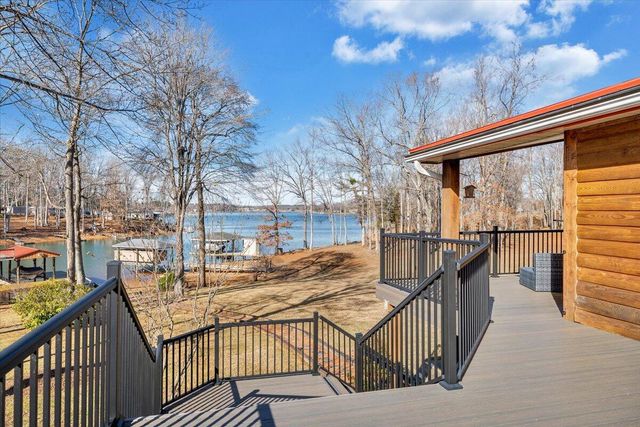 1111 Jefferson Dock RD, Penhook, VA 24137