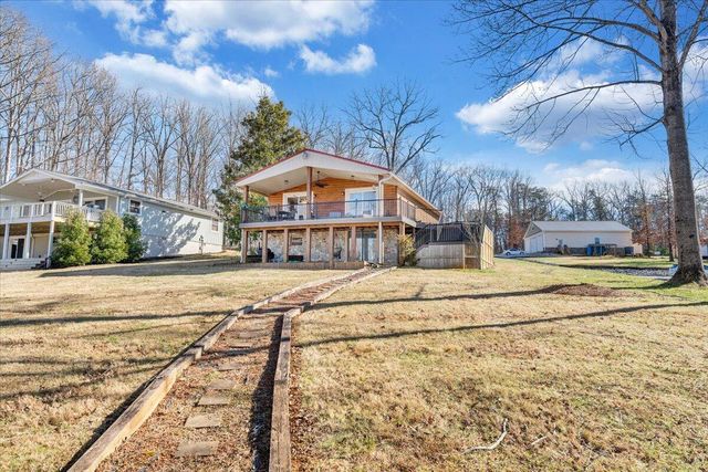 1111 Jefferson Dock RD, Penhook, VA 24137