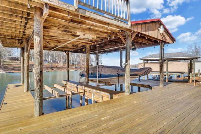 1111 Jefferson Dock RD, Penhook, VA 24137