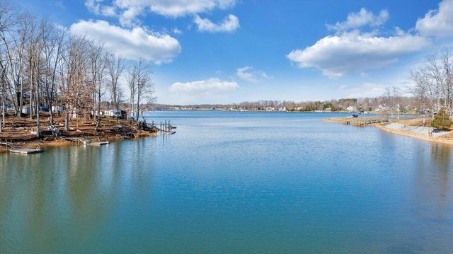 1111 Jefferson Dock RD, Penhook, VA 24137