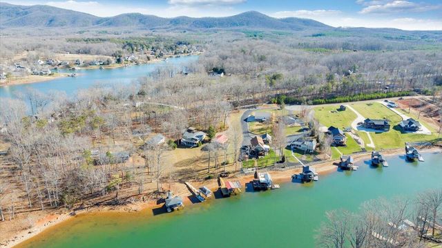 1111 Jefferson Dock RD, Penhook, VA 24137