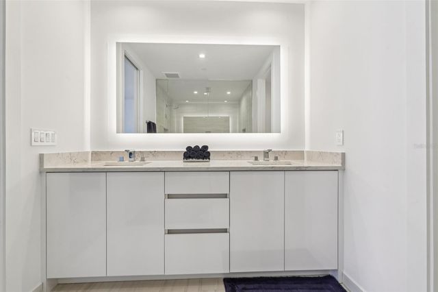 5120 MARINA WAY 14002, Tampa, FL 33611