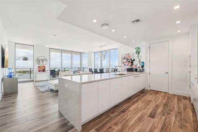 5120 MARINA WAY 14002, Tampa, FL 33611