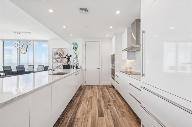 5120 MARINA WAY 14002, Tampa, FL 33611