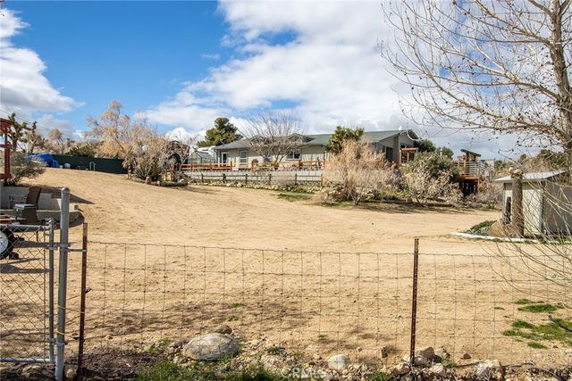 2863 Ox Yoke, Pioneertown, CA 92268